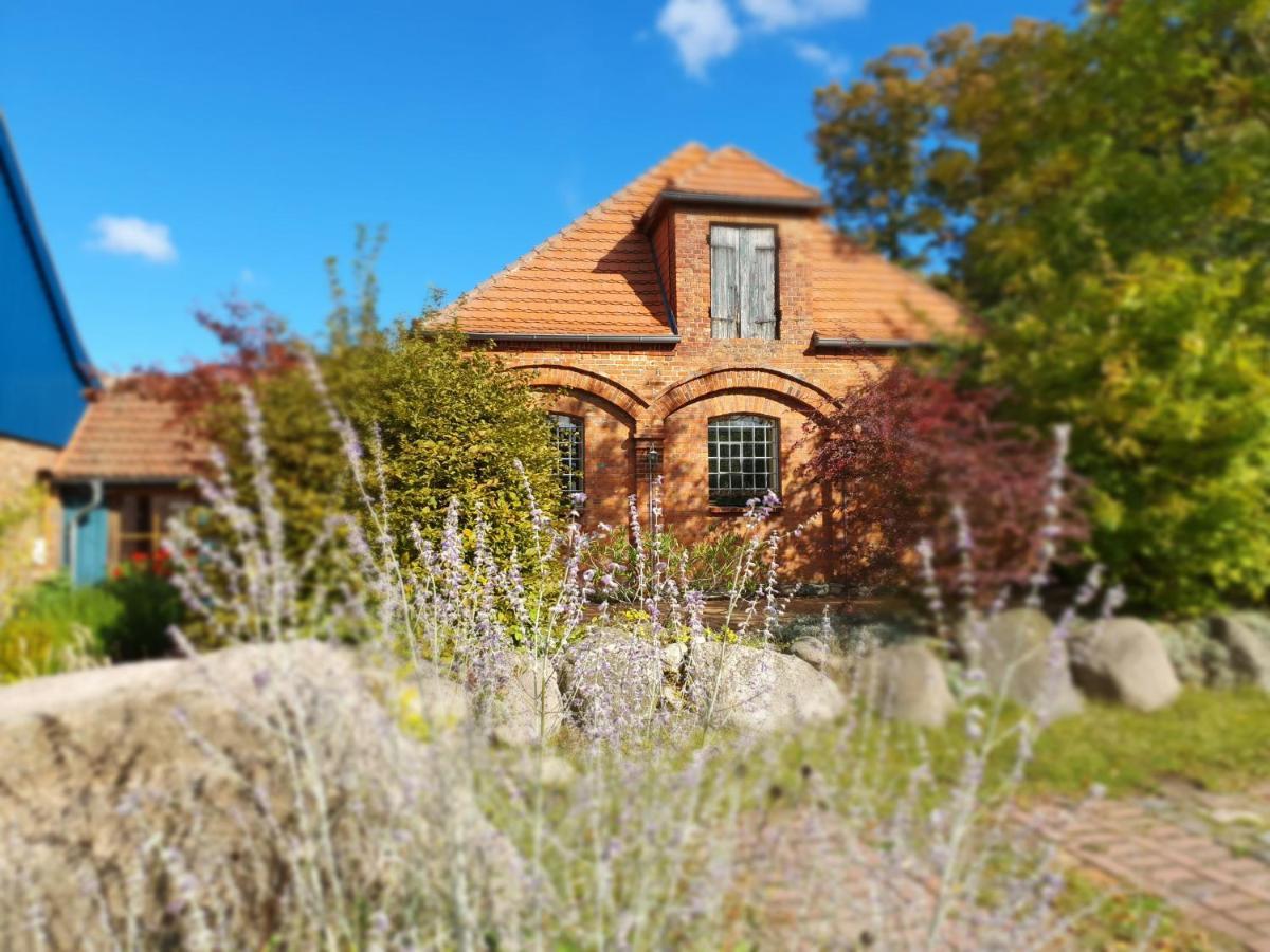 Gross Dratow Schmiede1860 Bed & Breakfast エクステリア 写真