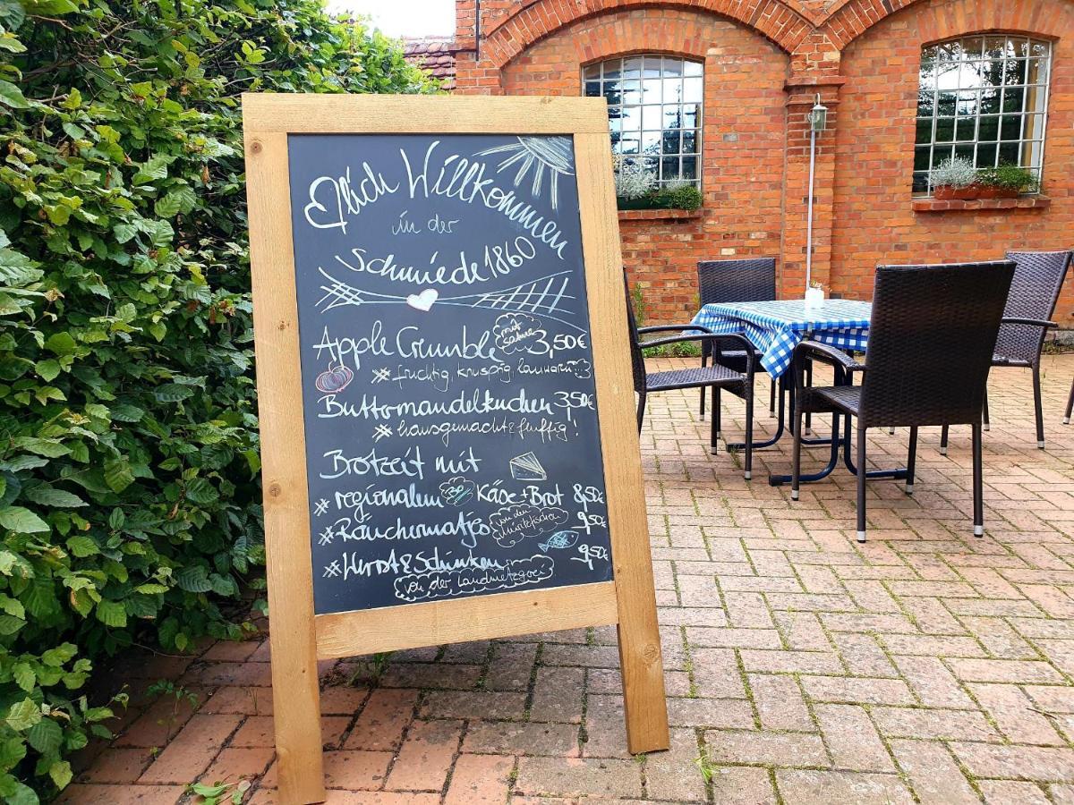 Gross Dratow Schmiede1860 Bed & Breakfast エクステリア 写真