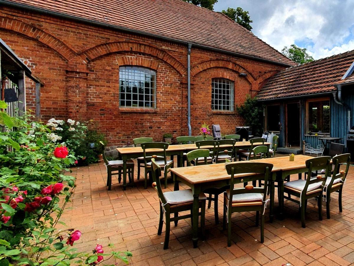 Gross Dratow Schmiede1860 Bed & Breakfast エクステリア 写真