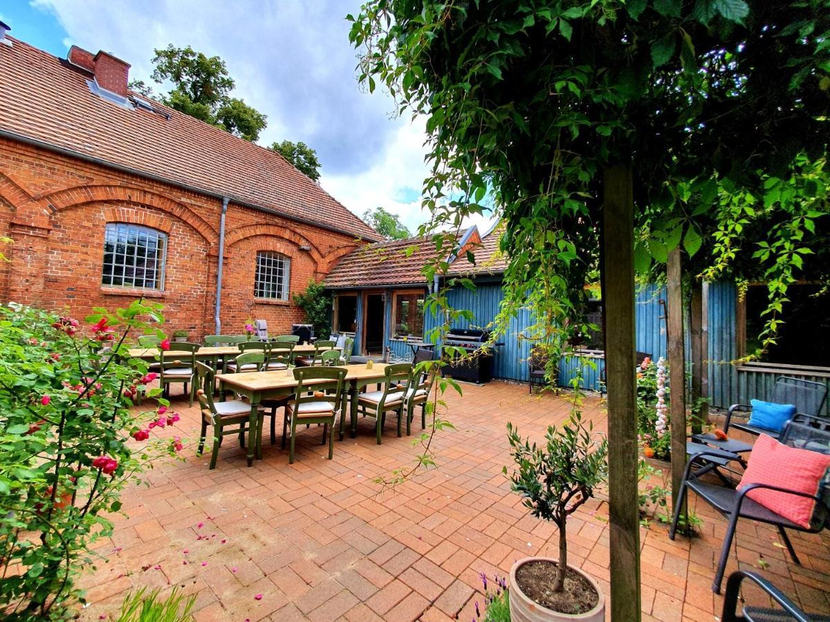Gross Dratow Schmiede1860 Bed & Breakfast エクステリア 写真